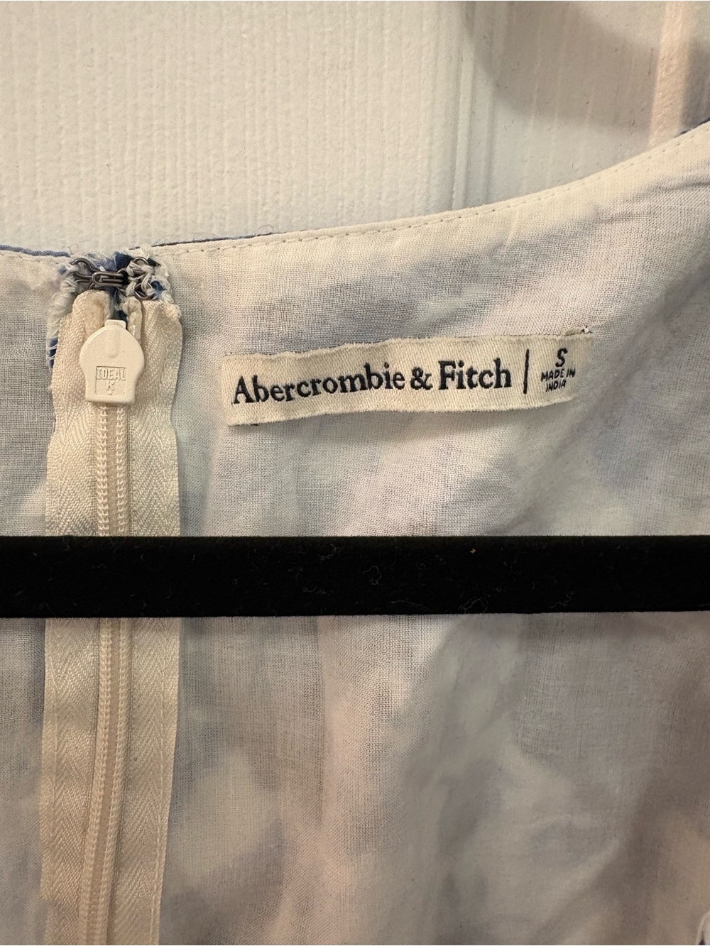 Abercrombie & Fitch Blue Floral Tie-Front Cotton Poplin Puff Sleeve Mini Dress - Picture 4 of 4